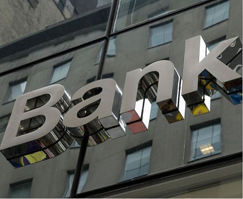 شعب بانک های خارجی در خیابان های تهران